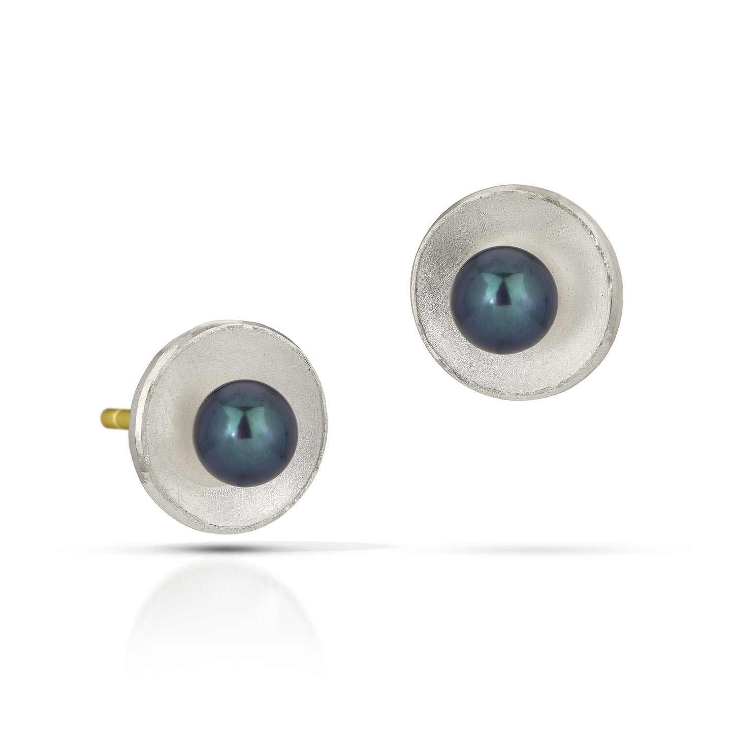 Silver Concave Circle with Pearl Stud Earrings (Small)
