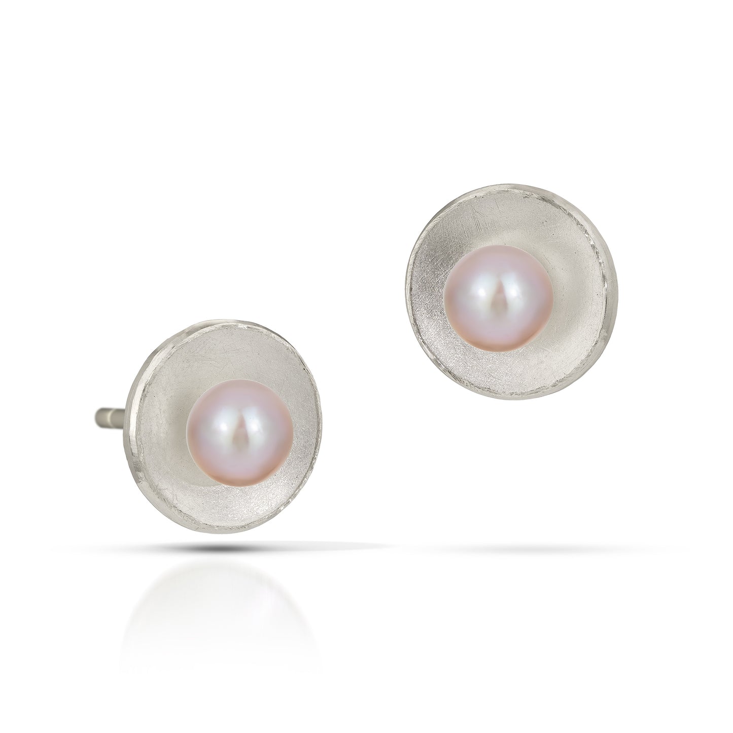 Silver Concave Circle with Pearl Stud Earrings (Small)
