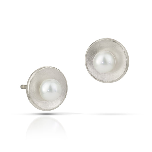 Silver Concave Circle with Pearl Stud Earrings (Small)