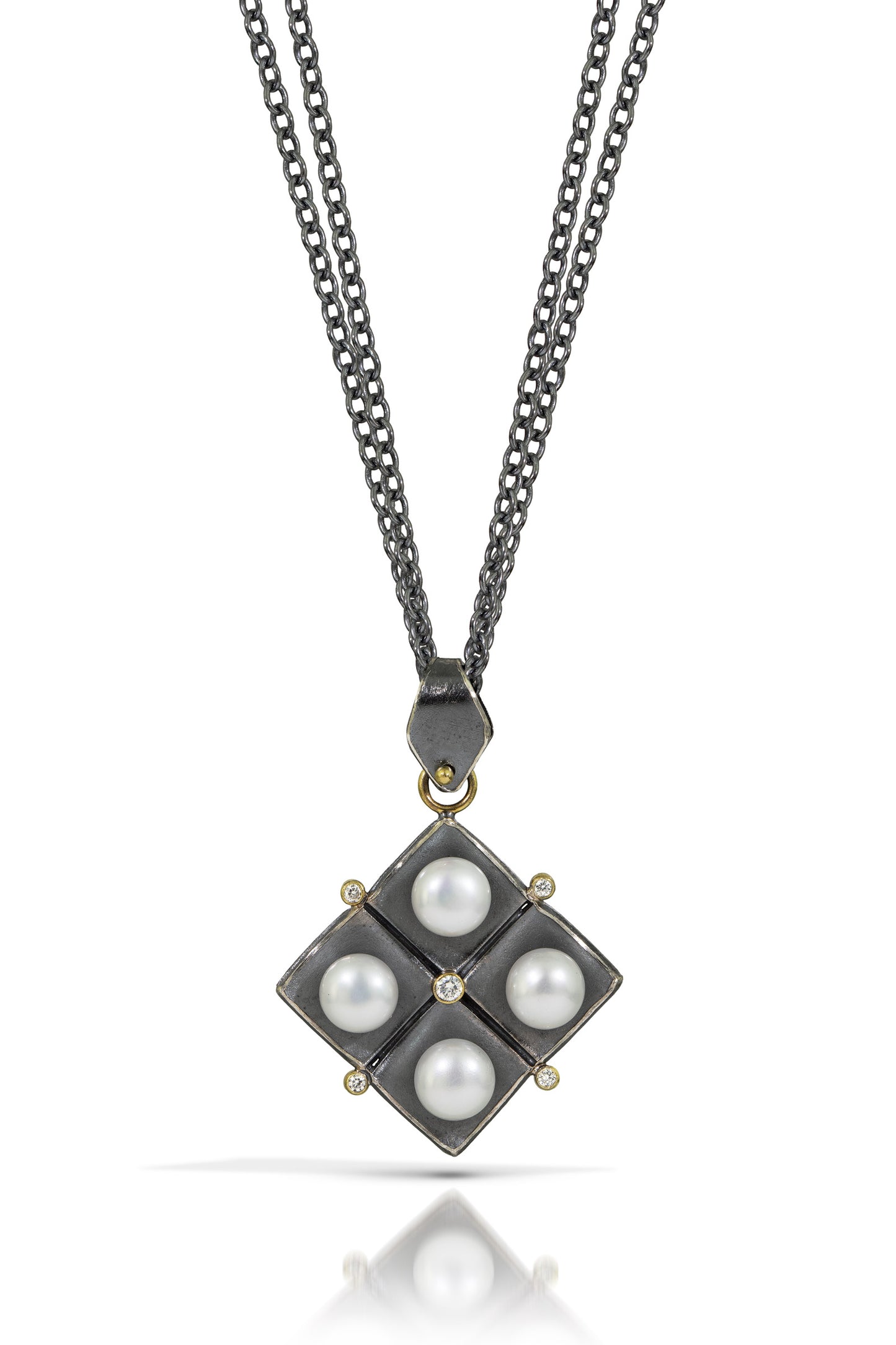 Black and Gold Flower Pearl Necklace