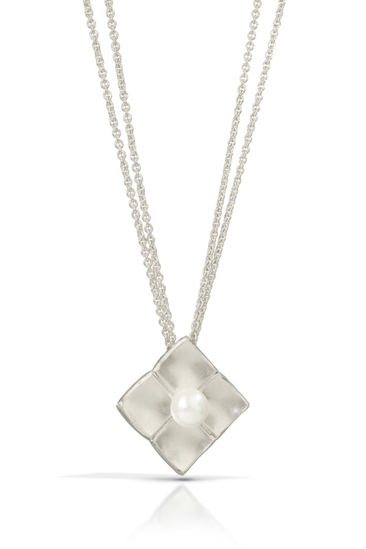 Silver Flower Pearl Necklace