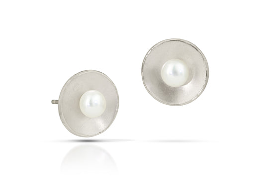 Silver Concave Circle with Pearl Stud Earrings (Large)