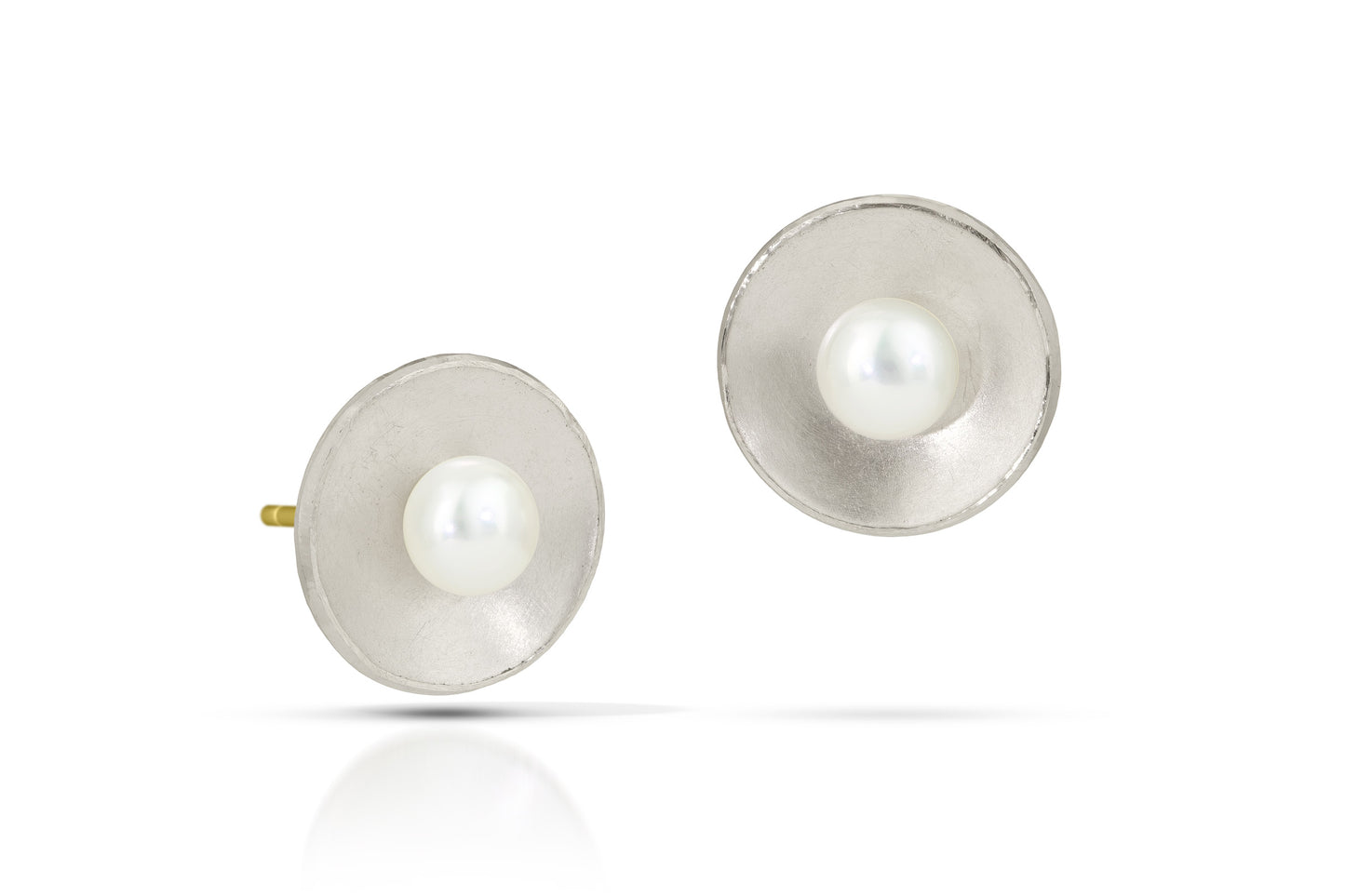 Silver Concave Circle with Pearl Stud Earrings (Large)