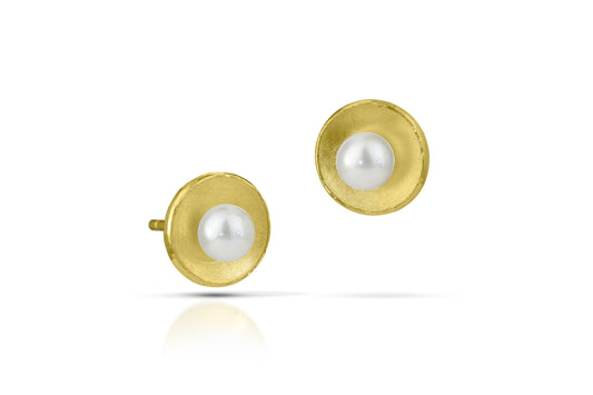 18k Gold Concave Circle Post Earrings with Pearl