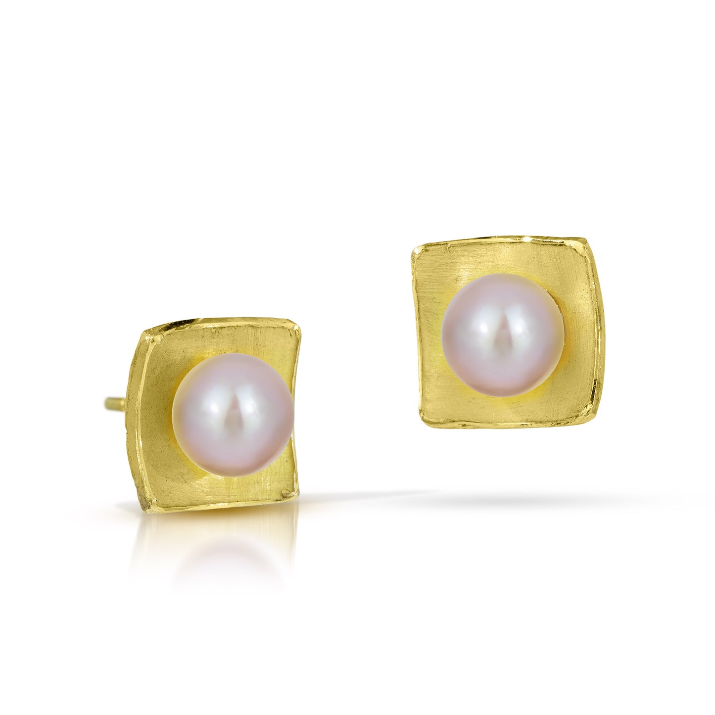 18k Gold Concave Square Post Earrings with Pearl