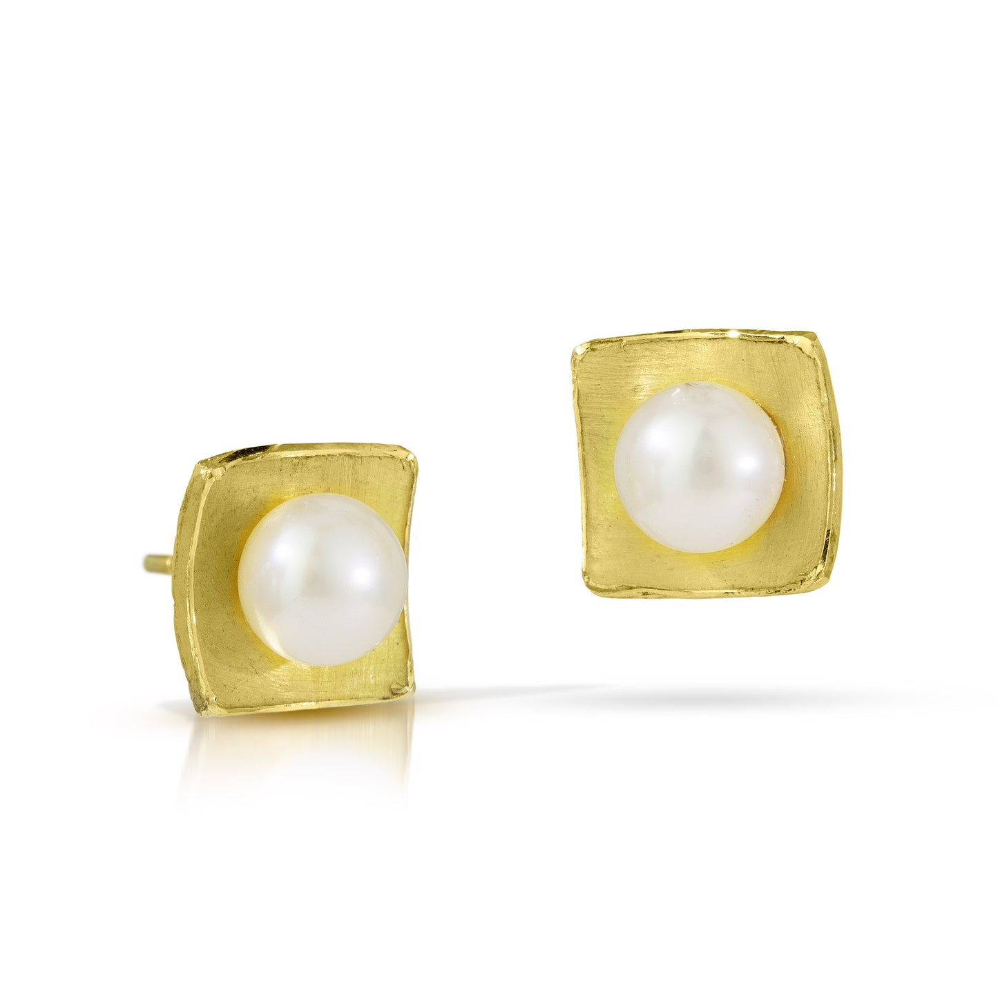 18k Gold Concave Square Post Earrings with Pearl